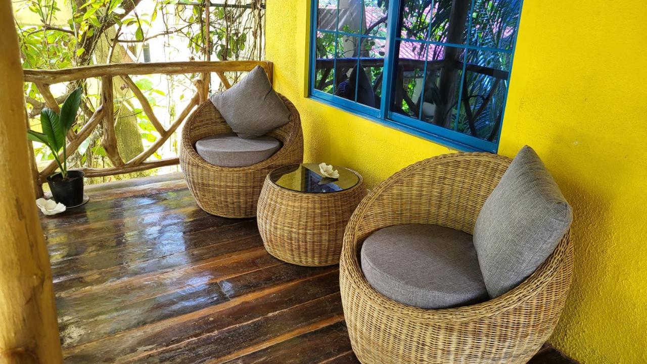 Apo Diver Beach Resort San Juan  Exterior foto